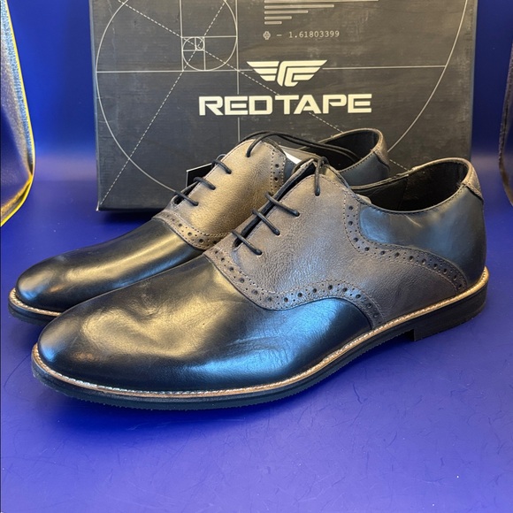 Red Tape Men's Black Leather Dress Shoes - Picture 3 of 7